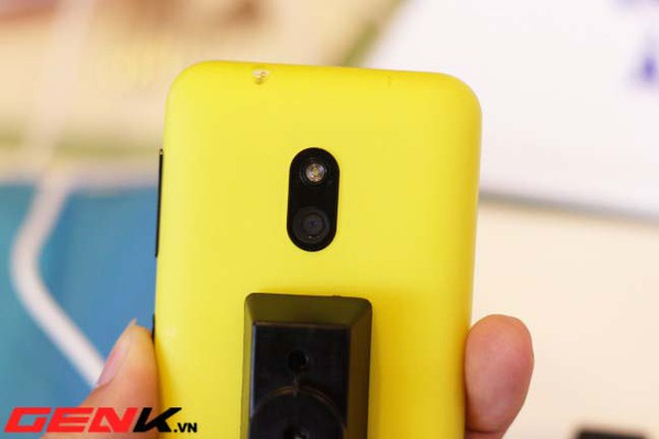 Cận cảnh Nokia Lumia 620 tại Hà Nội 6