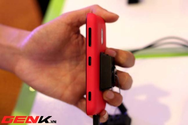 Cận cảnh Nokia Lumia 620 tại Hà Nội 10
