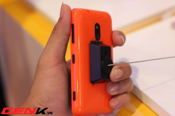 Cận cảnh Nokia Lumia 620 tại Hà Nội 13