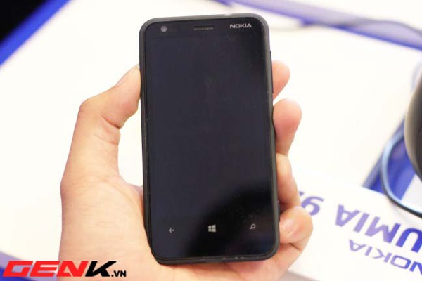 Cận cảnh Nokia Lumia 620 tại Hà Nội 15