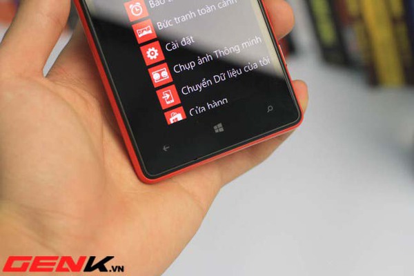 Đập hộp Nokia Lumia 820 chính hãng tại Việt Nam giá 11 triệu đồng 6