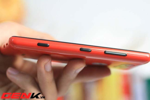Đập hộp Nokia Lumia 820 chính hãng tại Việt Nam giá 11 triệu đồng 14