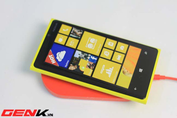  Nokia bắt đầu bán Lumia 920 tại Việt Nam: Màu sắc bắt mắt, giá 14 triệu đồng 7