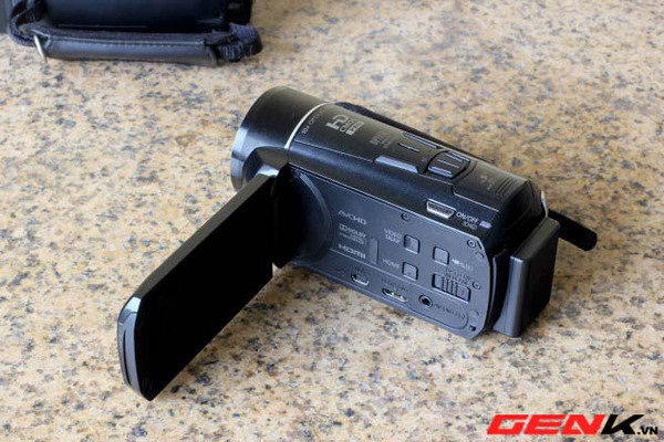  M&aacute;y quay cầm tay Canon Legria HF M52 v&agrave; HF M56: D&agrave;nh cho người năng động 11