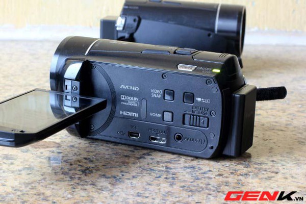Máy quay cầm tay Canon Legria HF M52 và HF M56: Dành cho người năng động