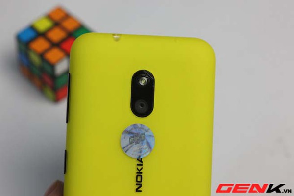 Đập hộp Nokia Lumia 620 chính hãng tại Việt Nam: Nhỏ gọn, giá 5,5 triệu đồng 7