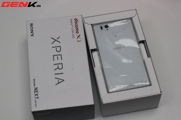 Cảm nhận Sony Xperia Z đầu tiên về VN: Thiết kế đẹp, cảm giác cầm chưa tốt 9