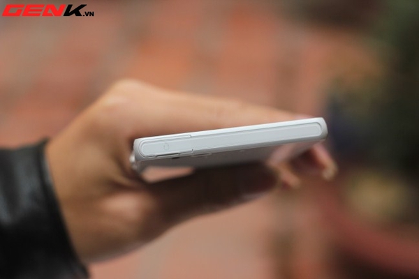 Cảm nhận Sony Xperia Z đầu tiên về VN: Thiết kế đẹp, cảm giác cầm chưa tốt 15