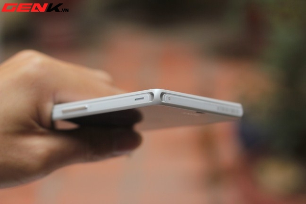 Cảm nhận Sony Xperia Z đầu tiên về VN: Thiết kế đẹp, cảm giác cầm chưa tốt 17