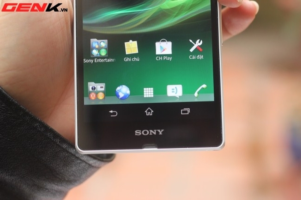 Cảm nhận Sony Xperia Z đầu tiên về VN: Thiết kế đẹp, cảm giác cầm chưa tốt 2