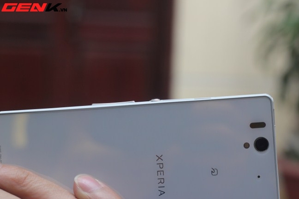 Cảm nhận Sony Xperia Z đầu tiên về VN: Thiết kế đẹp, cảm giác cầm chưa tốt 5