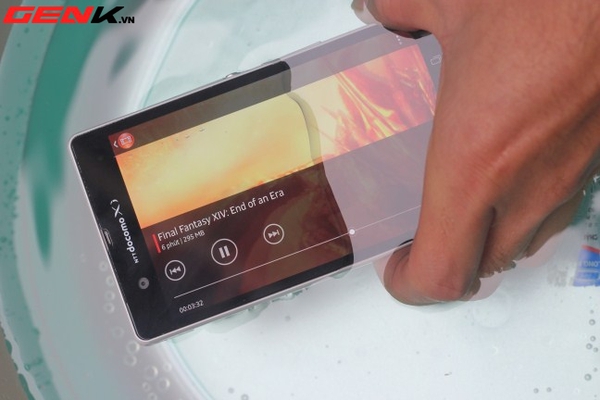 Cảm nhận Sony Xperia Z đầu tiên về VN: Thiết kế đẹp, cảm giác cầm chưa tốt 32