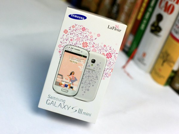 Đập hộp Galaxy SIII mini LaFleur - Điện thoại hợp tặng bạn gái 1