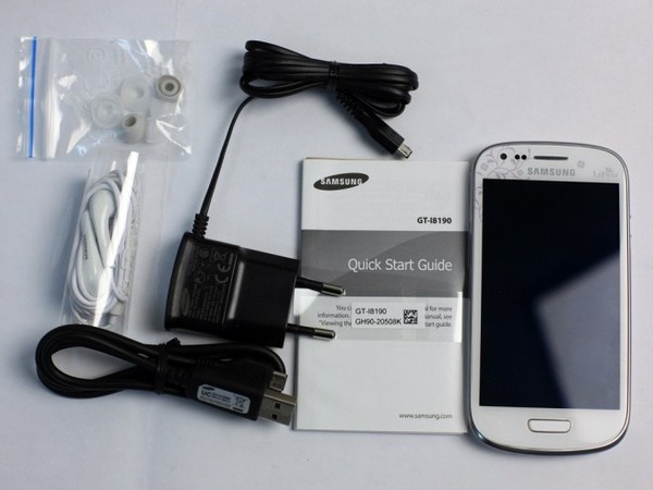 Đập hộp Galaxy SIII mini LaFleur - Điện thoại hợp tặng bạn gái 3 Đập hộp Galaxy SIII mini LaFleur - Điện thoại hợp tặng bạn gái 3