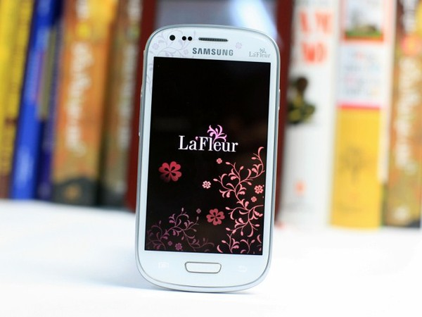 Đập hộp Galaxy SIII mini LaFleur - Điện thoại hợp tặng bạn gái 15 Đập hộp Galaxy SIII mini LaFleur - Điện thoại hợp tặng bạn gái 15