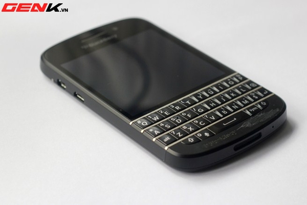 BlackBerry Q10 về Việt Nam: Màn hình vuông, bàn phím lớn nhất từ trước tới nay 1