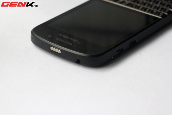 BlackBerry Q10 về Việt Nam: Màn hình vuông, bàn phím lớn nhất từ trước tới nay 16