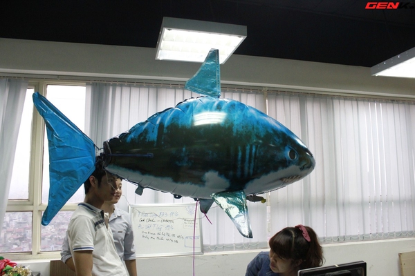 Cá mập bay: Món đồ chơi độc đáo cho người thích công nghệ 7