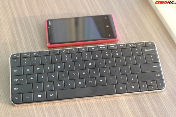 Microsoft Wedge Mobile Keyboard: Phụ kiện “đơn giản nhưng vẫn đẹp” 1