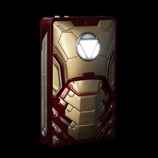 Độc đáo pin dự phòng có hình dáng Iron Man 1