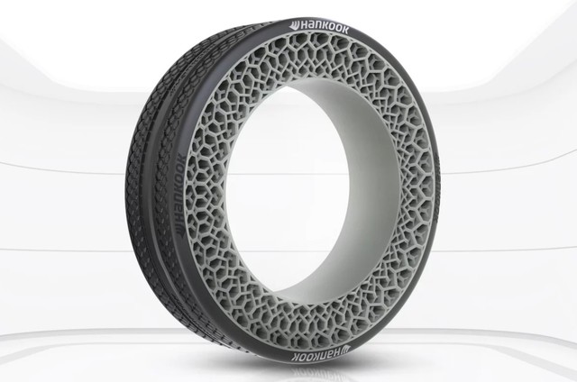 Hankook giới thiệu bộ lốp không hơi i-Flex, được thử nghiệm trên mẫu xe ý tưởng của Hyundai trông khá sang trọng - Ảnh 1. Hankook giới thiệu bộ lốp không hơi i-Flex, được thử nghiệm trên mẫu xe ý tưởng của Hyundai trông khá sang trọng - Ảnh 1.