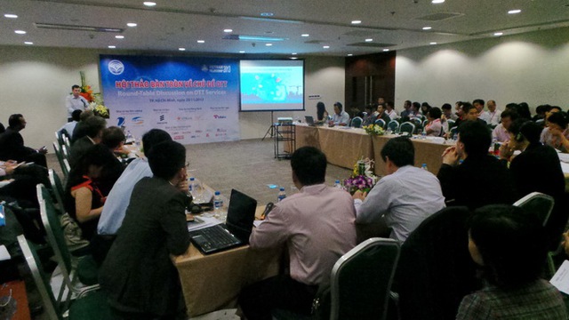  Đông đảo các đại diện nhà mạng gồm Viettel, Vinaphone, MobiFone, các đại diện cấp cao từ Google, Microsoft cùng giới truyền thông đã tham gia hội thảo bàn tròn về chủ đề OTT chiều ngày 20-11 - Ảnh: T.Trực
