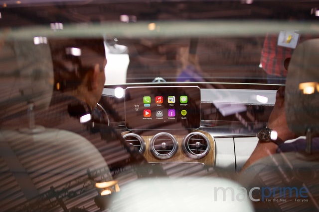 Phó chủ tịch marketing iOS trực tiếp tới dự buổi giới thiệu CarPlay trên Ferrari