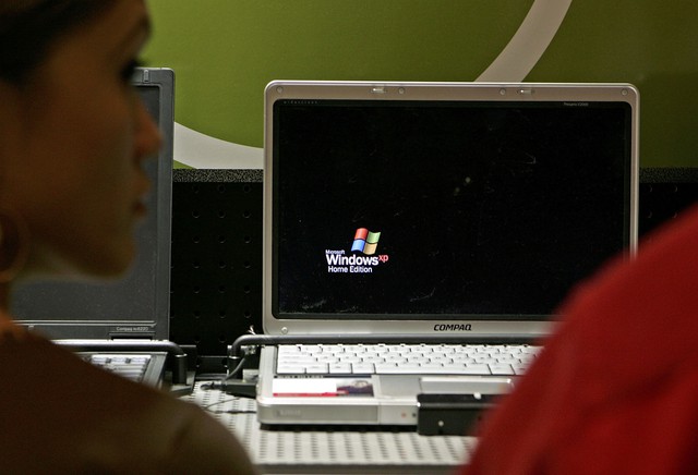 Microsoft Delays Next Version Of Windows Until 2007