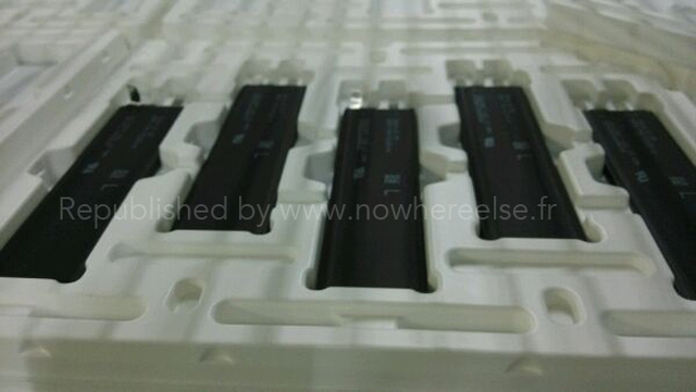 iPhone 6 s alleged battery photographed, might indicate the phone has grown in size
