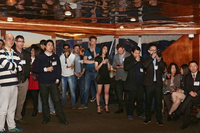 Đây là những hình ảnh tại buổi tiệc GWC Yacht Party do Global Mobile Internet Conference (GMIC) tổ chức tại vịnh San Francisco, Mỹ. Sự kiện thường niên này thu hút các nhà lãnh đạo, đến từ Trung Quốc, Nhật Bản, công ty ở thung lũng Silicon cũng như các nhà phát triển game di động. GMIC năm nay do 3 đơn vị đến từ Trung Quốc tài trợ.