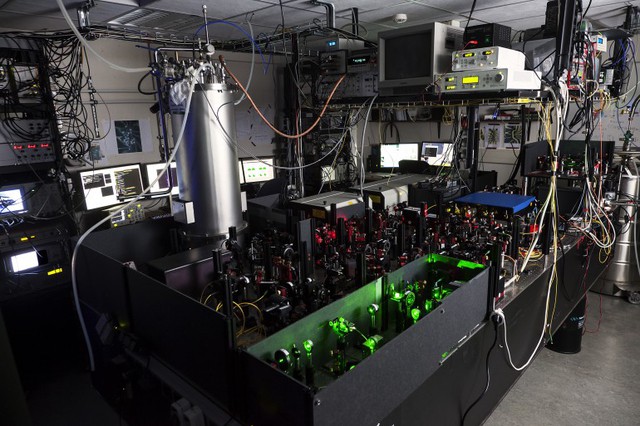 The experimental setup (Photo: Hanson lab at TU Delft)