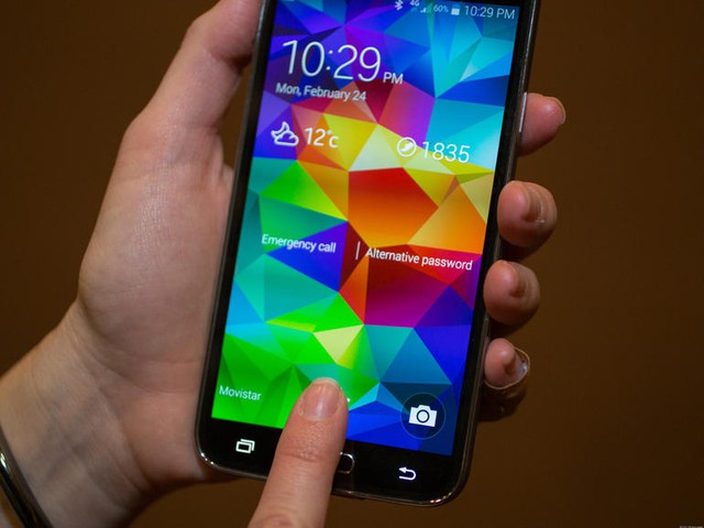 Màn hình Galaxy S5 được đánh giá cao