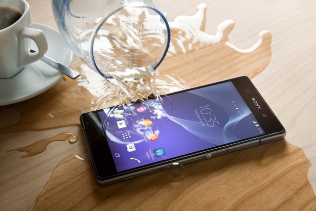 Tính năng chống nước cho smartphone và tablet có thực sự cần thiết?