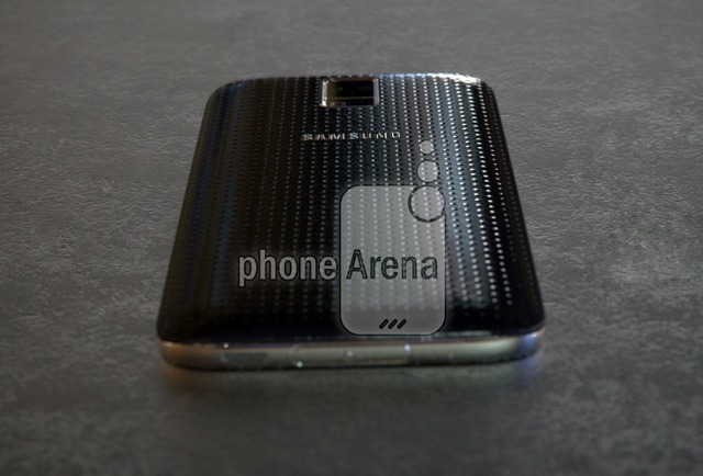 Lộ ảnh thực tế Galaxy S5 Prime vỏ kim loại 