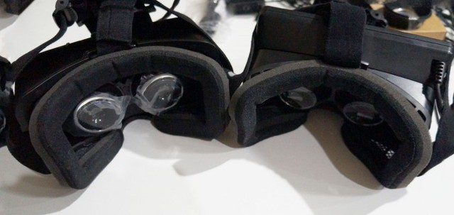 "Đập hộp" bộ sản phẩm kính thực tế ảo Oculus Rift DK 2