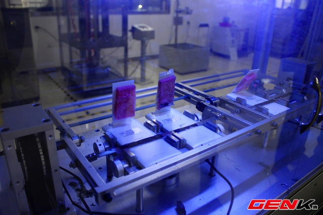 Thiết bị thử nghiệm số lần lật của camera xoay.