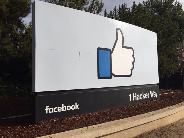  Tấm biển của Facebook đặt tại trụ sở chính ở Thung lũng Silicon. 