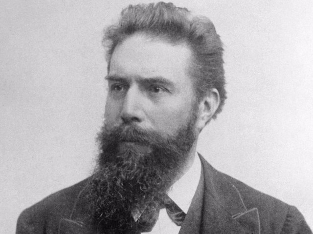 Wilhelm Röntgen (1845-1923)