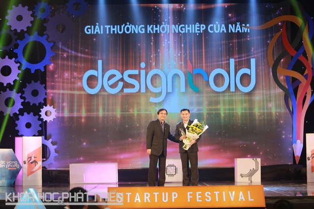  CEO Designbold nhận giải Khởi nghiệp của năm (Ảnh: Khoa học phát triển) 