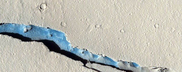  Một vết nứt lớn trên sao Hỏa 