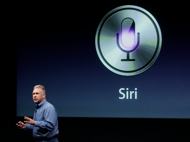 Apple ra mắt Siri trên iPhone 4s