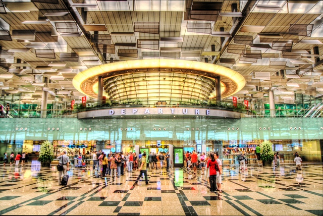  Một góc ga đi tại sân bay Changi. 