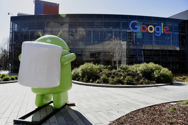 Google bị cáo buộc bắt tay với các nhà sản xuất, đồng thời vi phạm chính sách chống độc quyền của EU.
