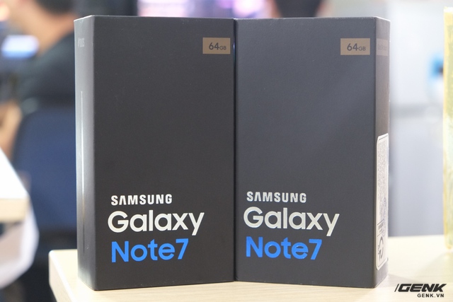  Thiết kế hộp của Galaxy Note7 mới (trái) không có bất kỳ sự thay đổi nào so với Galaxy Note7 cũ (phải) 