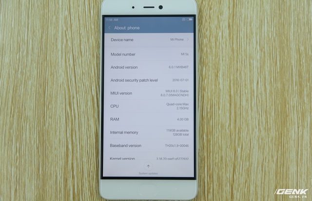  Đây là một chiếc Mi 5s bản cao cấp với RAM 4GB, bộ nhớ trong 128GB 