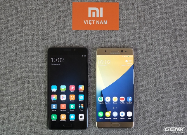  Đây là Xiaomi Mi Note 2 (trái) và Galaxy Note7. 