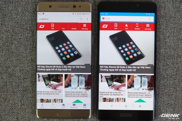  Tuy nhiên, Note7 vẫn tạo vẻ ngoài ấn tượng hơn nhờ viền màn hình hai bên cực mỏng. Trong khi đó, Xiaomi Mi Note 2 vẫn có hai viền đen khá lớn. 