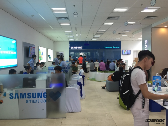  Hôm nay quả là một ngày bận rộn với các nhân viên tại Samsung. 