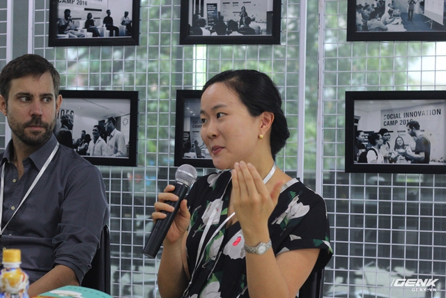  Bà Shuyin Tang, Đại diện Unitus Impact, chia sẻ phát biểu trong buổi họp báo công bố HATCH! FAIR 2016. 