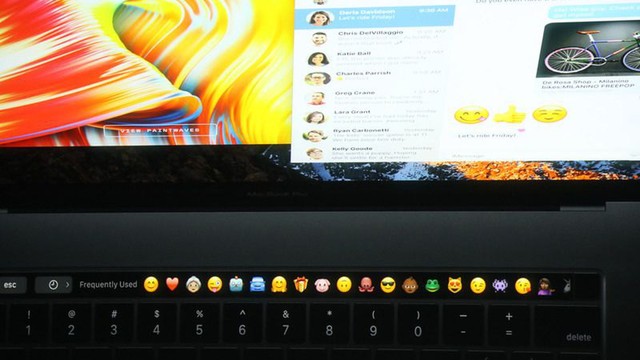  Dải Touch Bar trên MacBook Pro mới.​ 